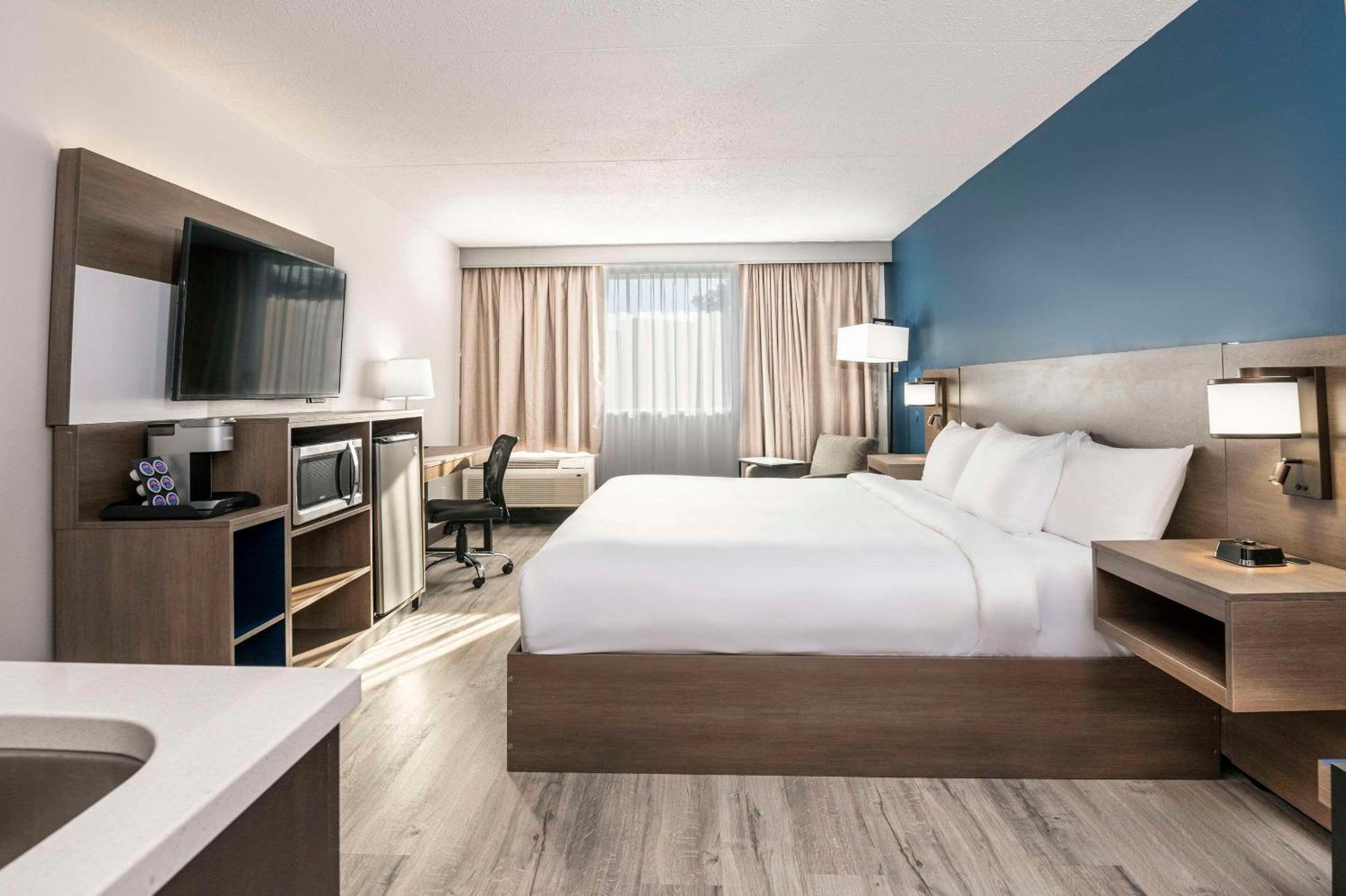 Comfort Suites Kingston Central מראה חיצוני תמונה