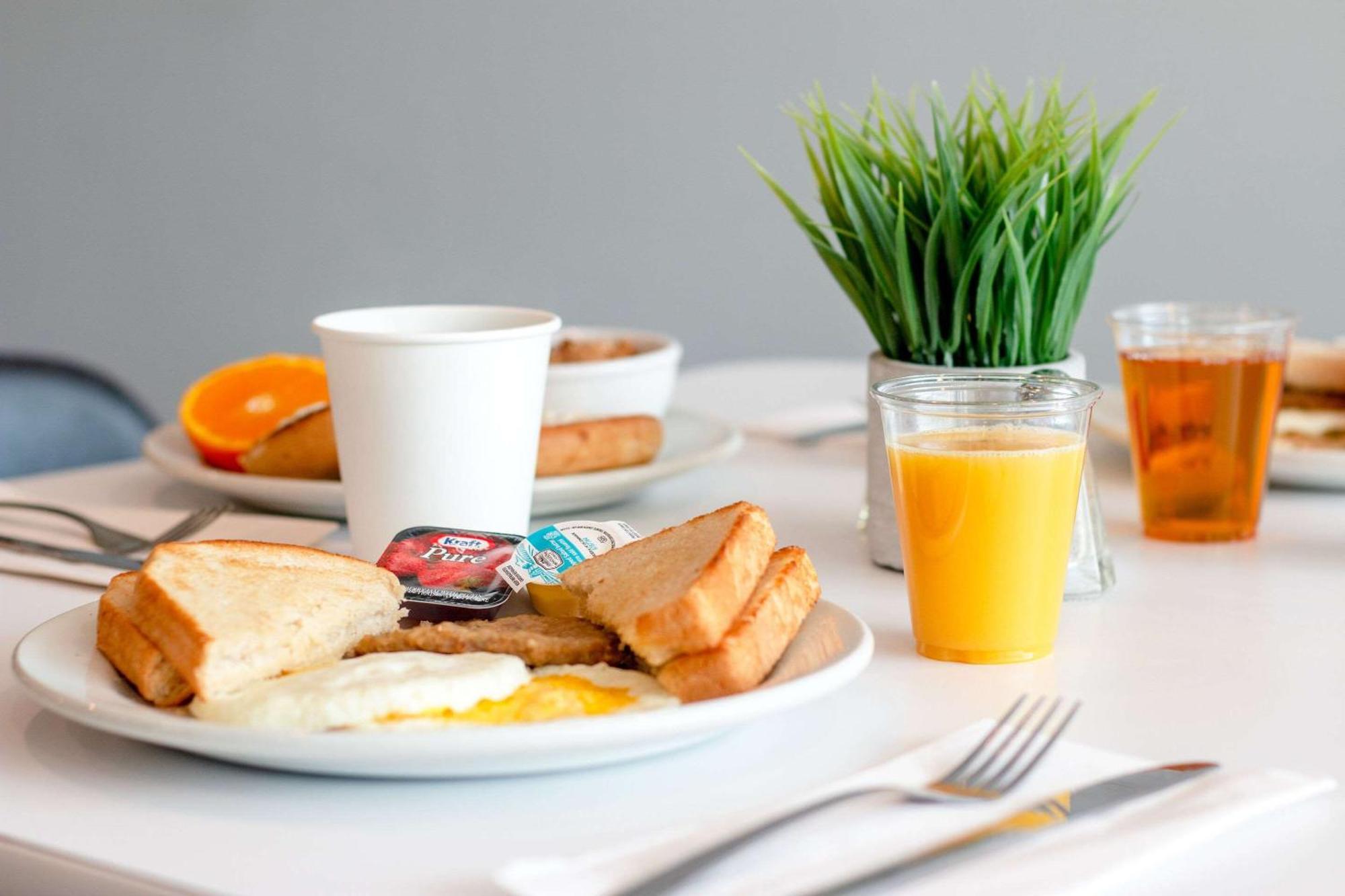 Comfort Suites Kingston Central מראה חיצוני תמונה