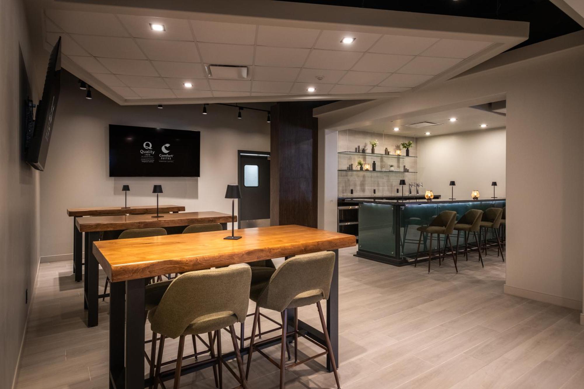 Comfort Suites Kingston Central מראה חיצוני תמונה