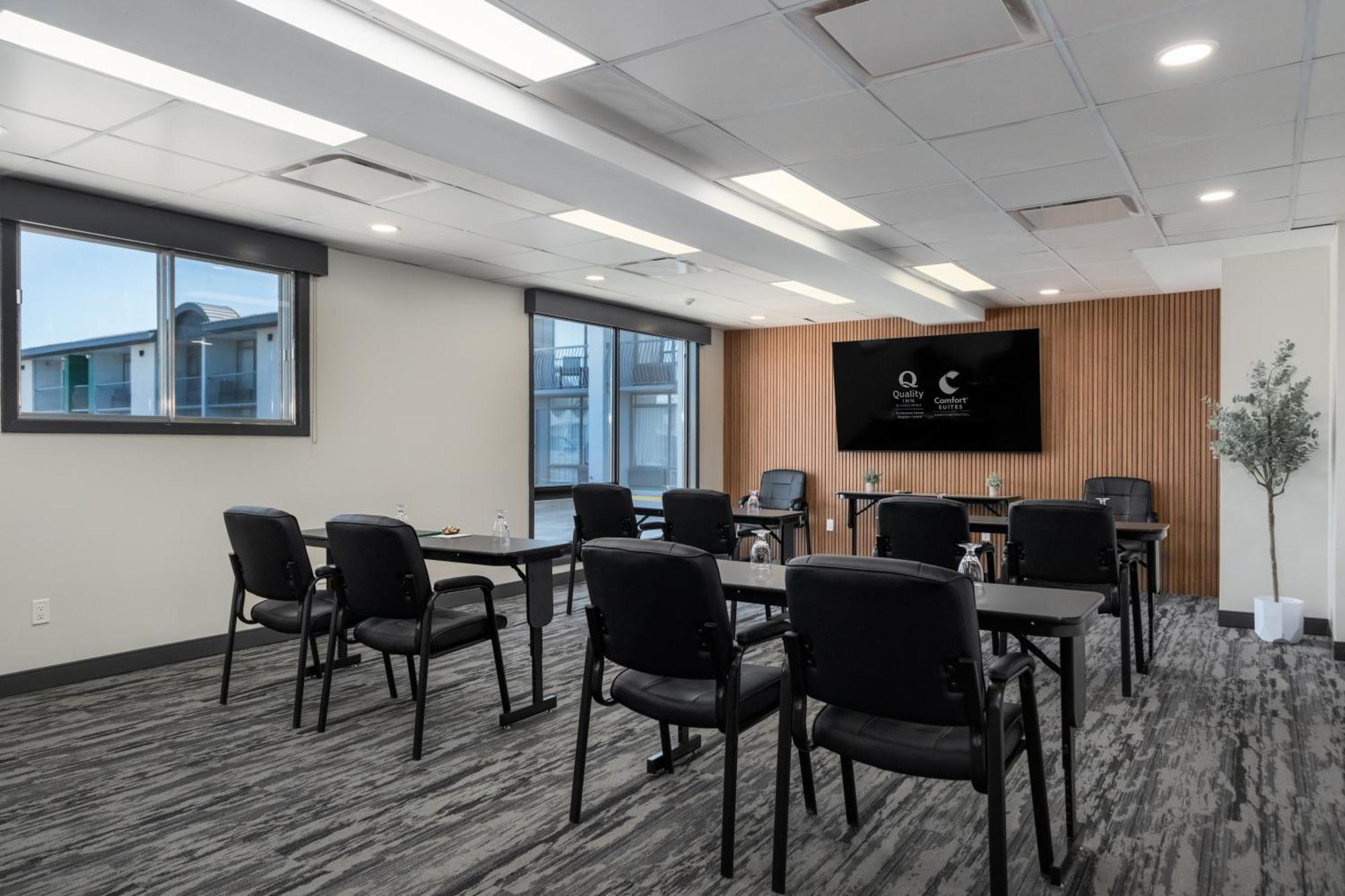 Comfort Suites Kingston Central מראה חיצוני תמונה